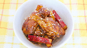 手羽元とさつまいもの黒酢煮