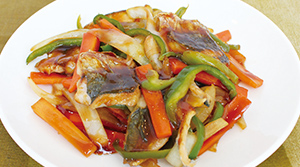 アジと野菜の黒酢あんかけ炒め