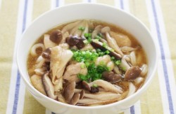 きのこと鶏肉のあんかけうどん