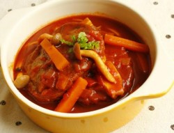 トマトみそ煮込みハンバーグ
