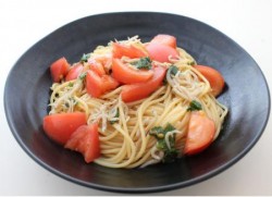 トマトとしらすの和風冷やしパスタ