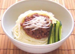 ジャージャー麺