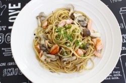 鮭ときのこのレモン醤油パスタ