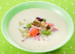 雑穀サラダ豆の豆乳スープ
