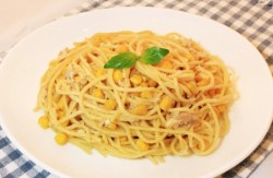 コーンとツナのパスタ