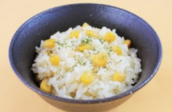 コーンとバターの炊き込みご飯