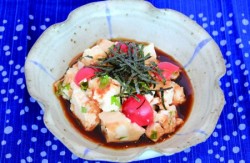 トマトと豆腐の冷やし黒酢あえ