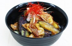 豚バラとナスの献立みそ丼