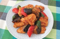 鶏むね肉と彩り野菜のトマトみそ炒め